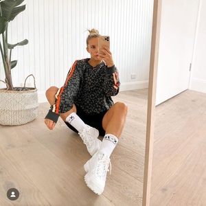 Sarah’s day white fox collab !